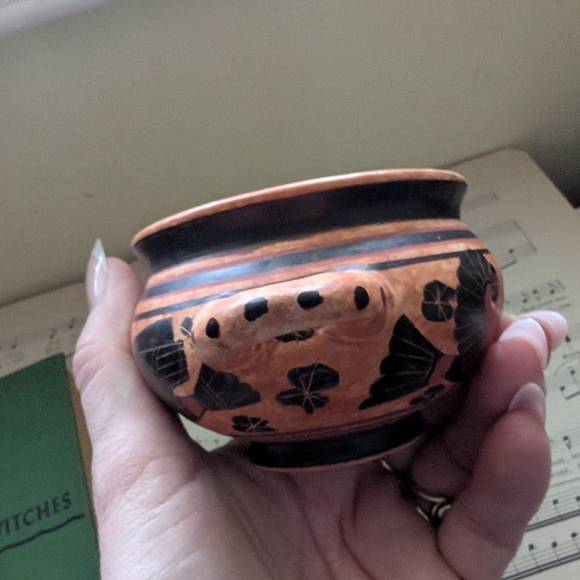 Vintage Greek Mythology Handcrafted Terracotta and Black Decorative Bowl - Picture 3 of 12